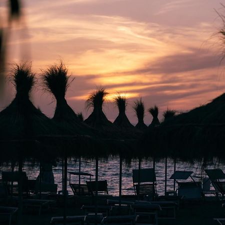 Royal Park Hotel Qerret Εξωτερικό φωτογραφία