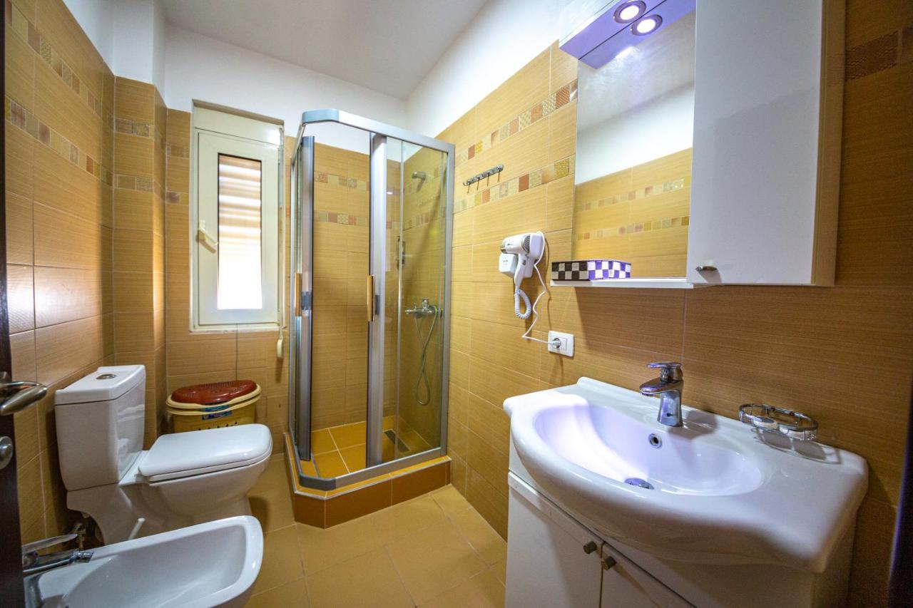 Royal Park Hotel Qerret Εξωτερικό φωτογραφία