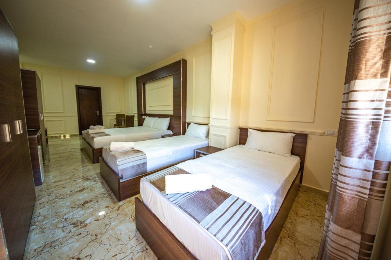 Royal Park Hotel Qerret Εξωτερικό φωτογραφία