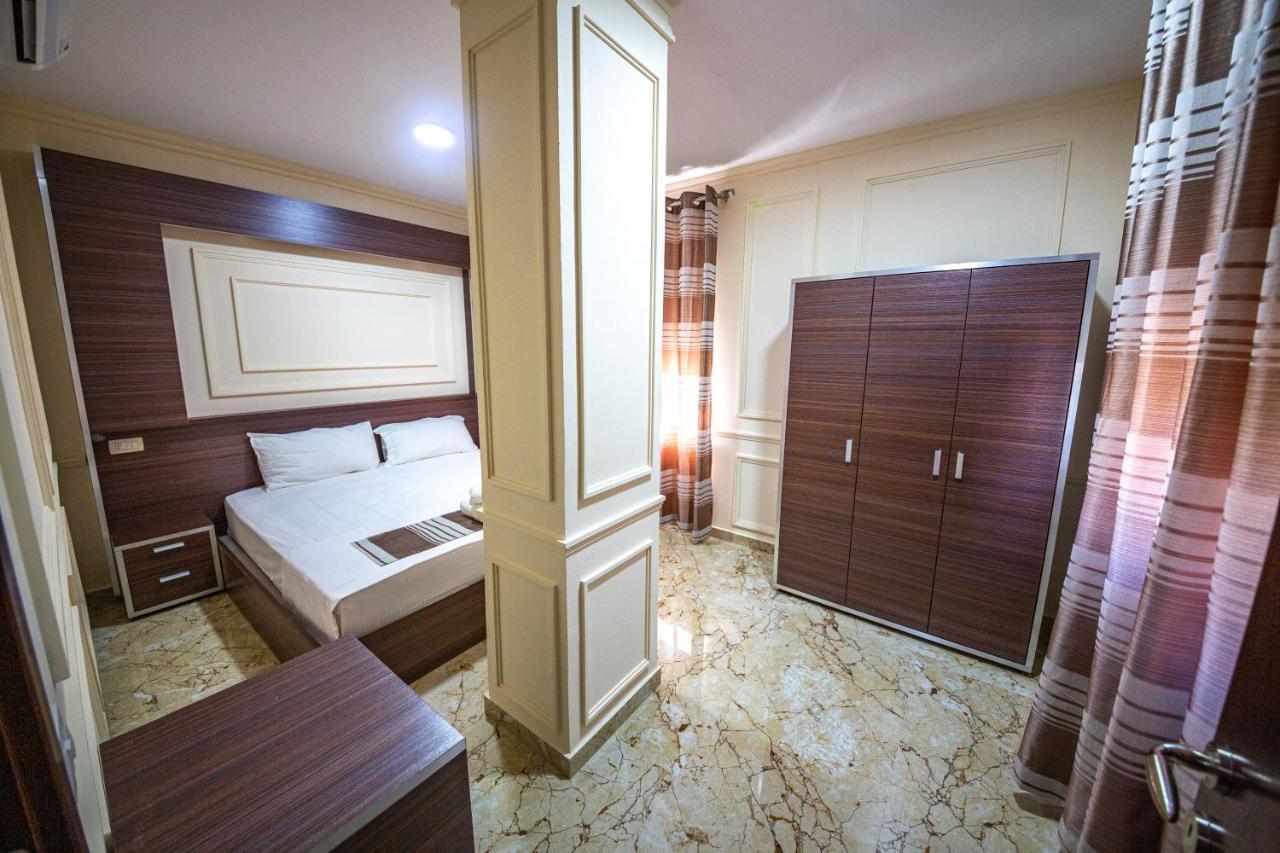 Royal Park Hotel Qerret Εξωτερικό φωτογραφία