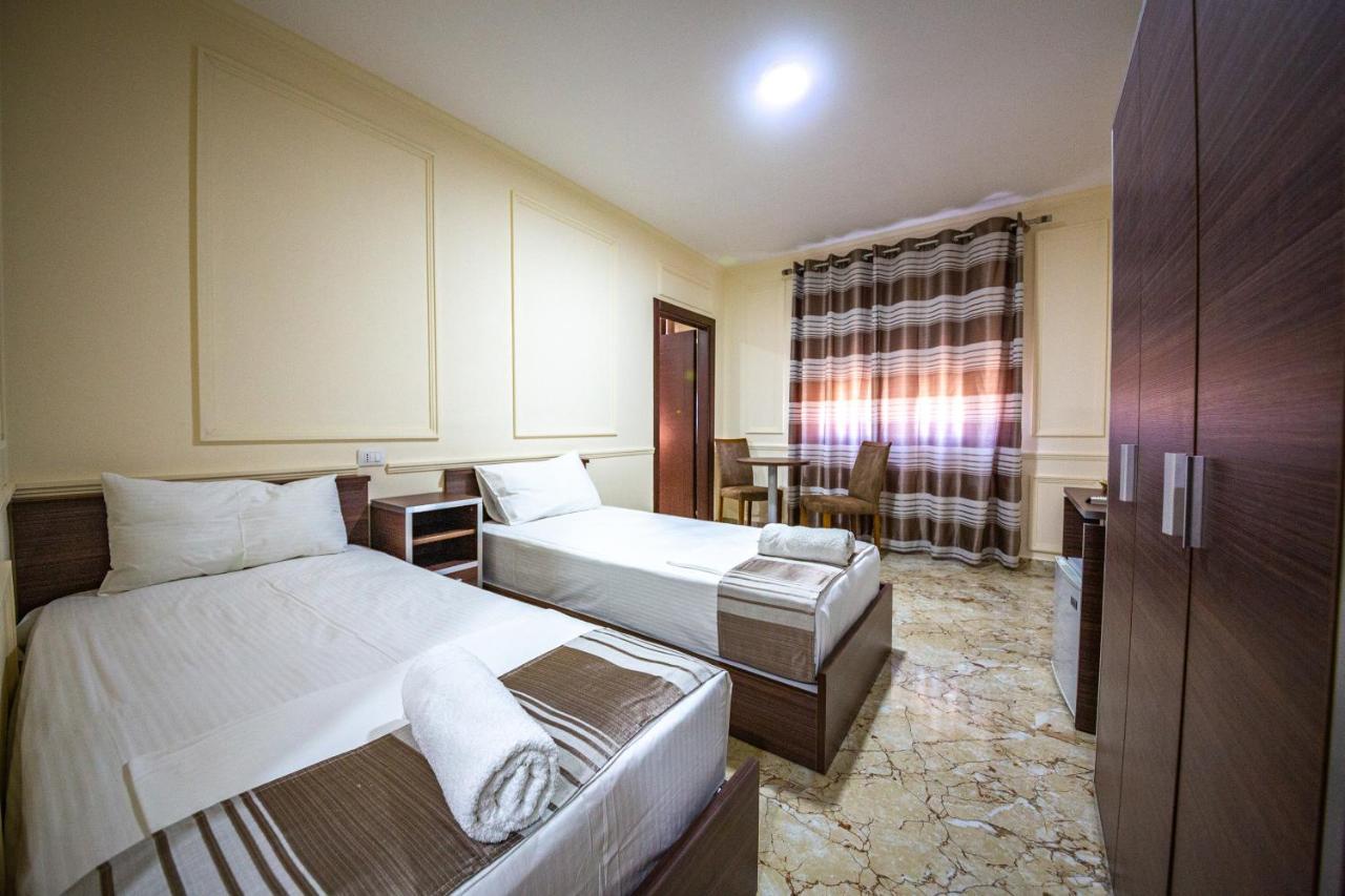 Royal Park Hotel Qerret Εξωτερικό φωτογραφία