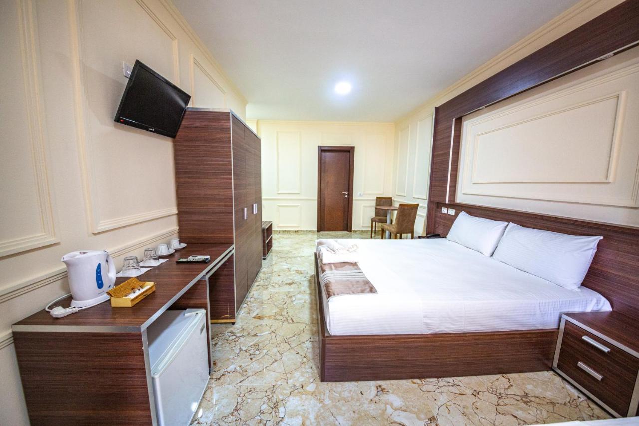 Royal Park Hotel Qerret Εξωτερικό φωτογραφία