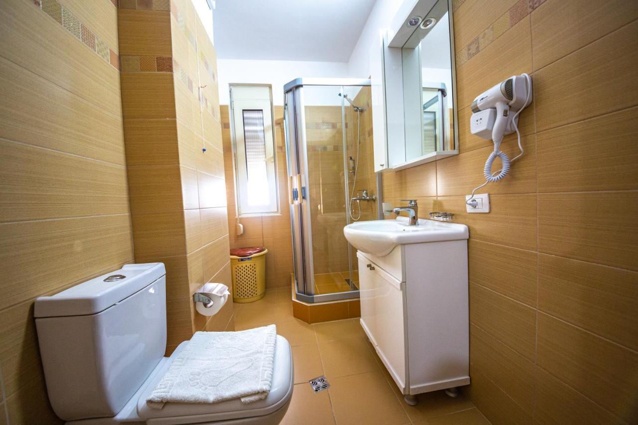 Royal Park Hotel Qerret Εξωτερικό φωτογραφία