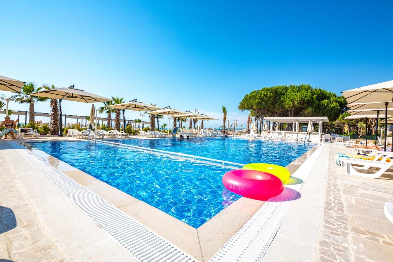 Royal Park Hotel Qerret Εξωτερικό φωτογραφία