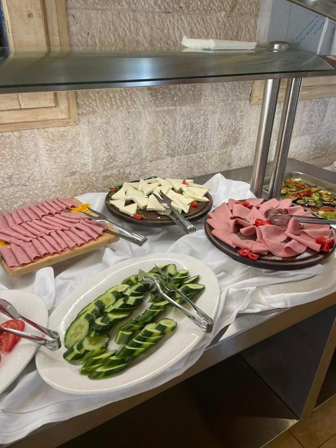 Royal Park Hotel Qerret Εξωτερικό φωτογραφία