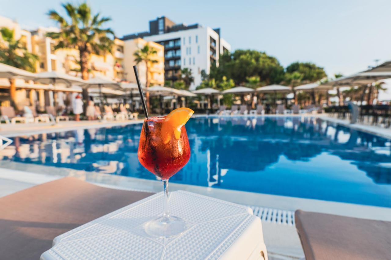 Royal Park Hotel Qerret Εξωτερικό φωτογραφία