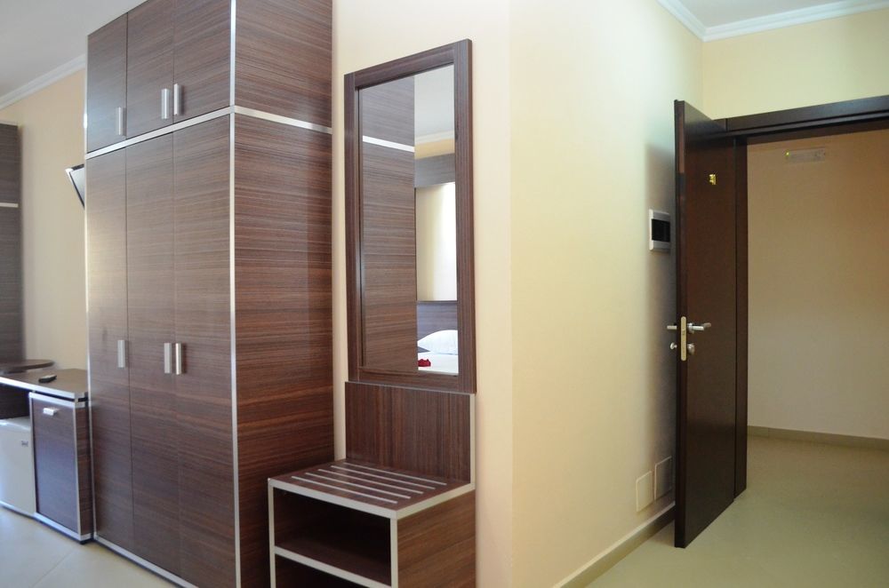 Royal Park Hotel Qerret Εξωτερικό φωτογραφία