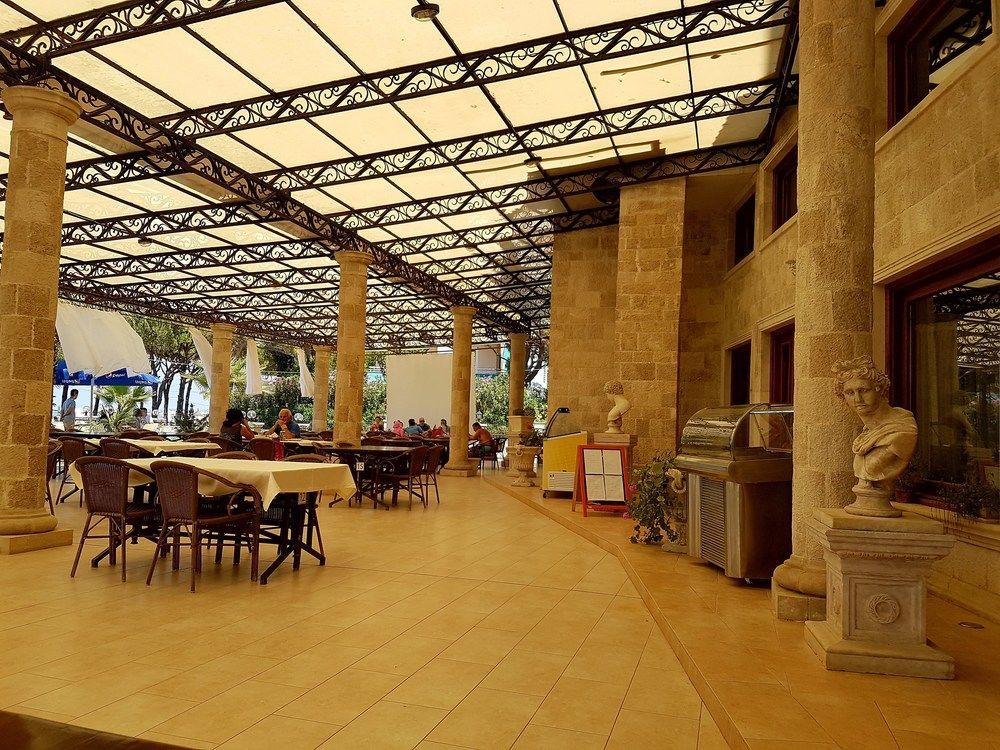 Royal Park Hotel Qerret Εξωτερικό φωτογραφία